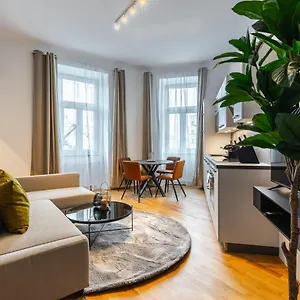 Apartment Trendy With - Smart Tv, Coffee Machine In Meidling, Wien